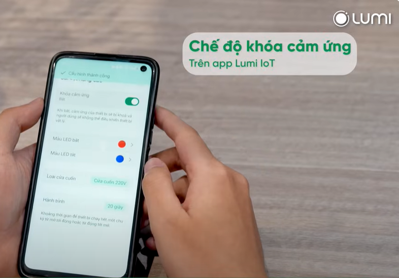 Công tắc cửa cuốn thông minh Wifi Lumi LM-S3R/W Chế độ khóa cảm ứng trên công tắc cửa cuốn thông minh Lumi